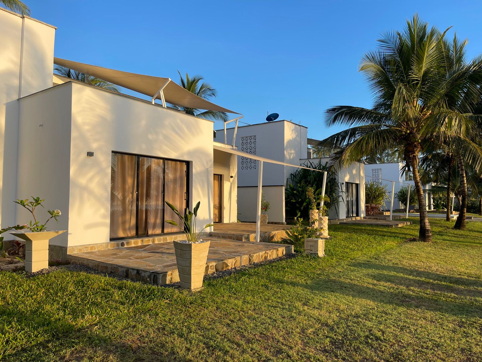 Ahadi Baraka, 3BR