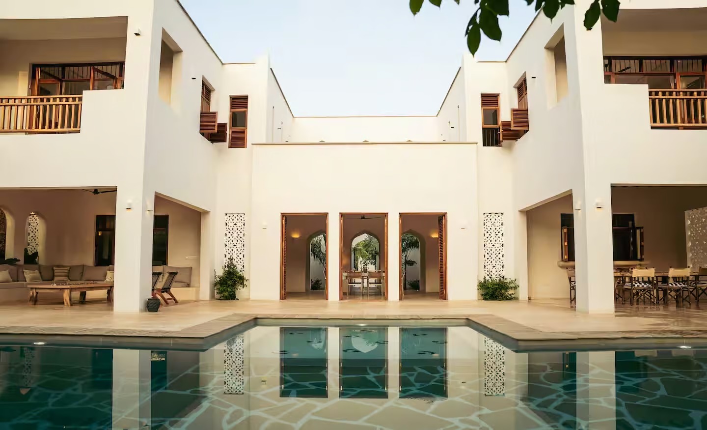 Flower House,4BR