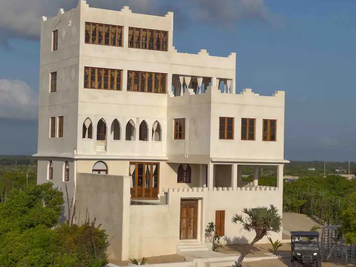 Kilele House