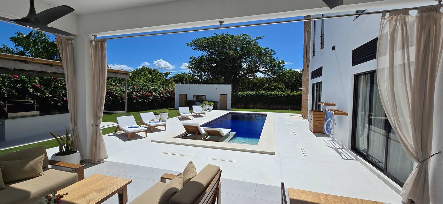 Image of Knight Villa, 3BR dc39e91b-2dfb-4896-81db-de17b60cf263
