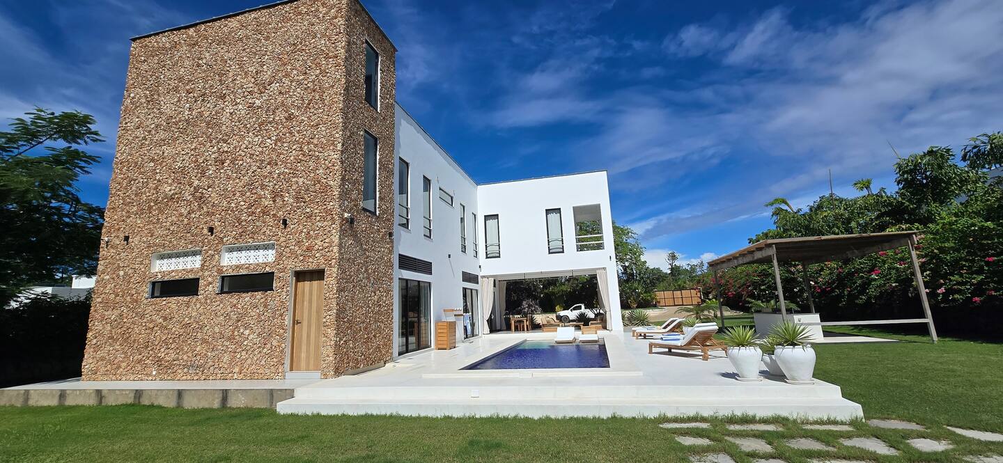 Image of Knight Villa, 3BR 99aa1335-3e17-4c6d-8ba3-86532f06d8f2