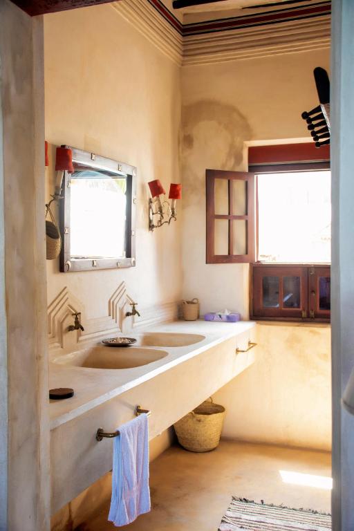 Image of Lamu House 53d42a2e-9c47-48b4-a236-4279439d0d92