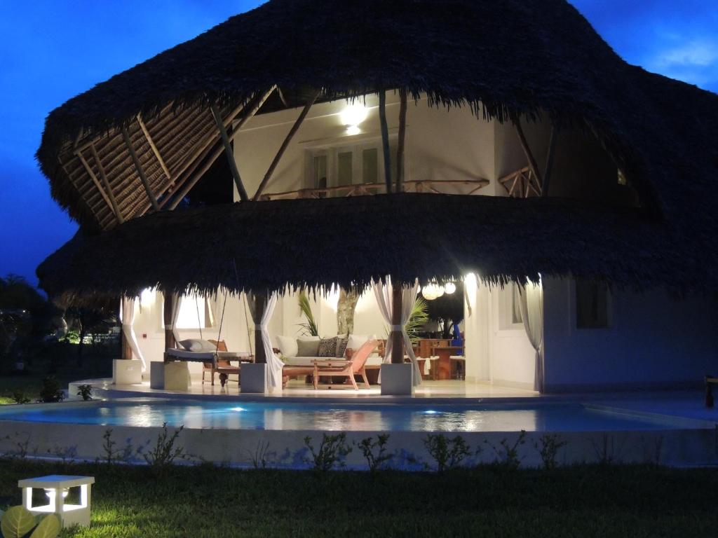 Image of The Turtle House f4f794f0-686f-4273-bf00-84b79d99529e