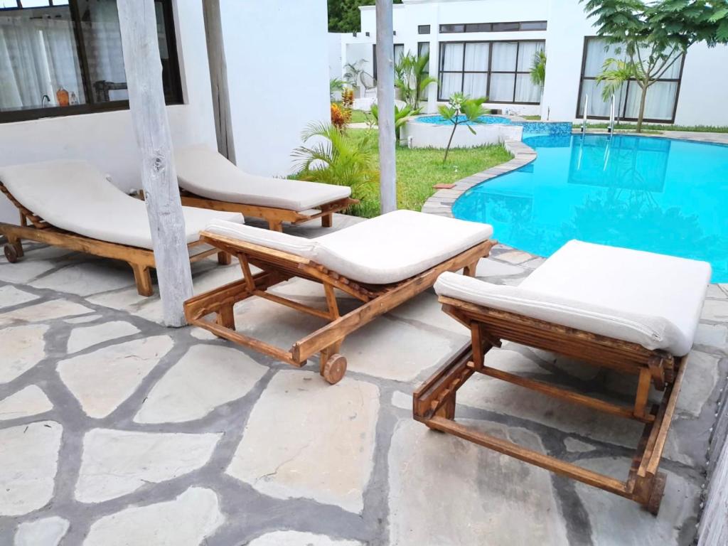 Image of Twin Cottages, 2BR e9c01d93-8131-443a-9ba9-53710df4336a